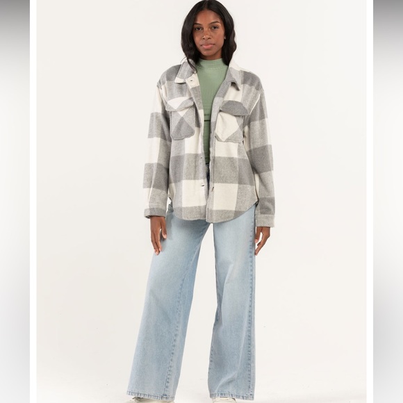 NWOT LOVE TREE Buffalo Plaid Women’s Shacket NEW Size Large Super Soft Comfy - Picture 5 of 13